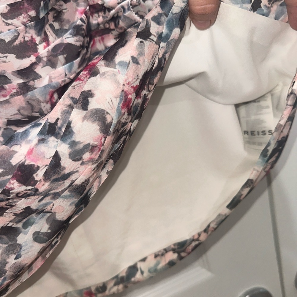 Reiss Lucielle Ruched Floral Fitted Mini Skirt - Picture 12 of 13